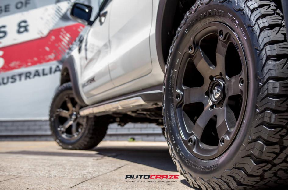 FORD RANGER BEAST BLACK MACHINED WITH DARK TINT